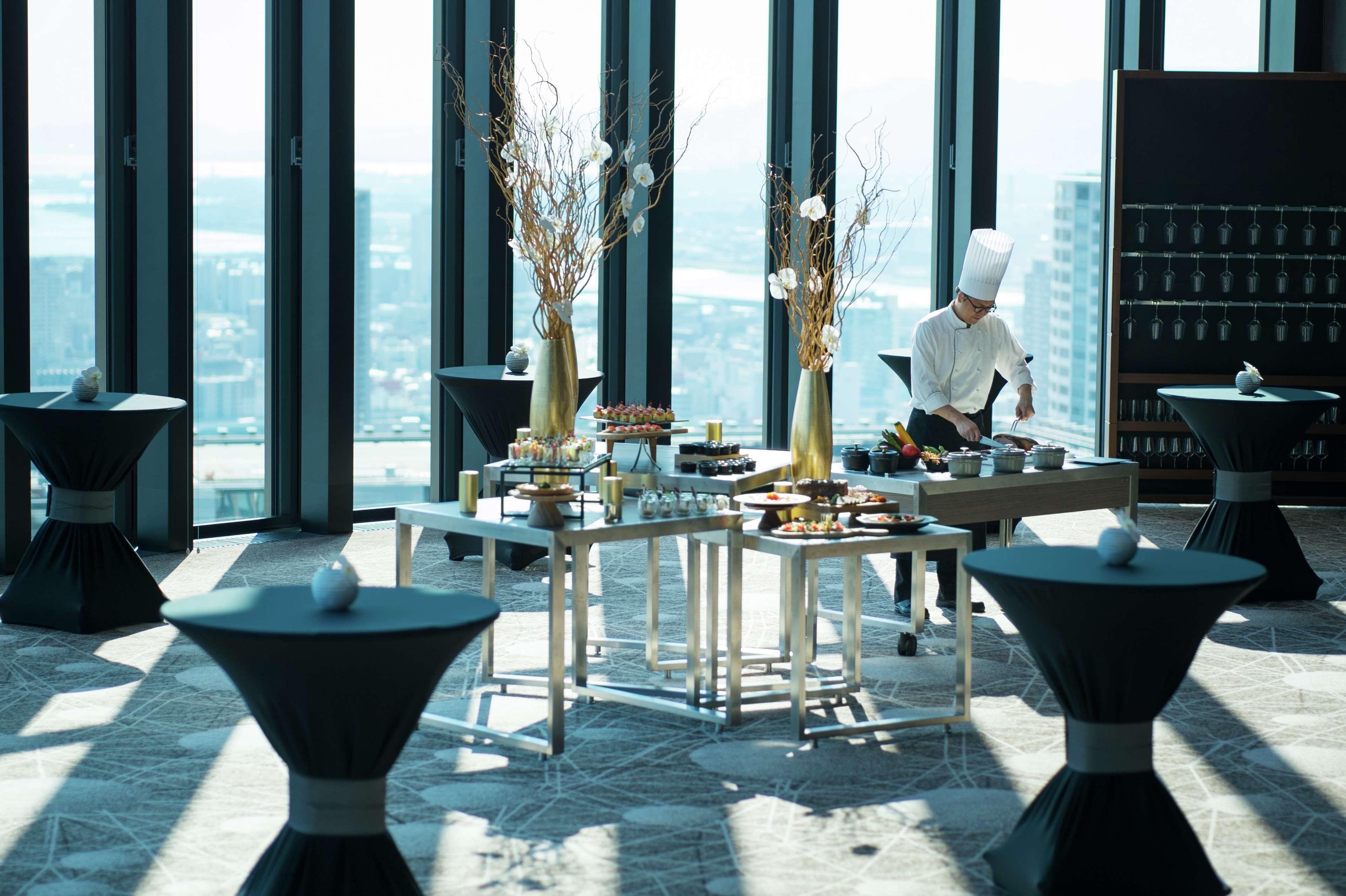Hotel Conrad Osaka Esterno foto